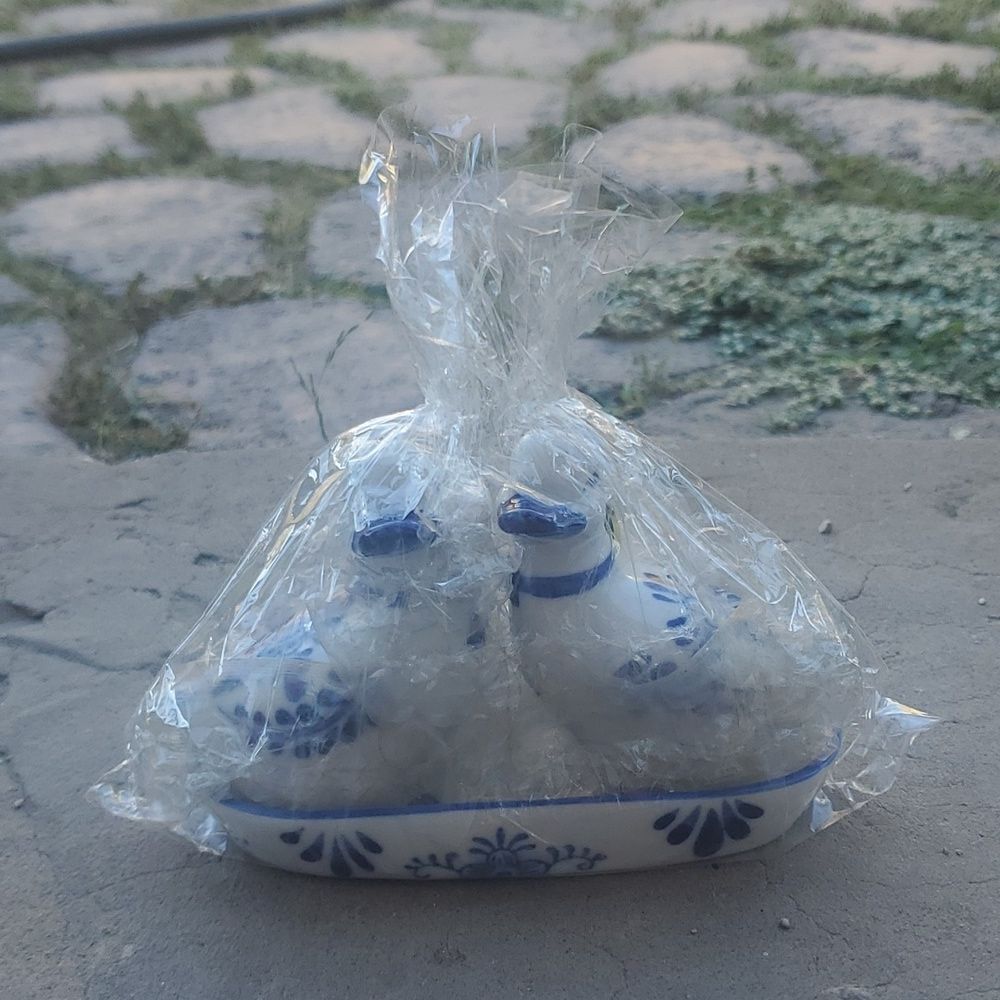 DELFT DUCK salt / pepper shakers - VTG HP Farmhouse - Picture 2 of 8